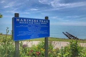 A sign for the Mariner's Trail trailhead.