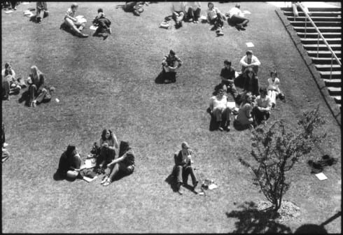 Photo memory 42 - Students on the lawn