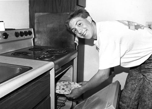Photo memory 54 - Baking Pizza in a UW-Green Bay Apartment - 1990