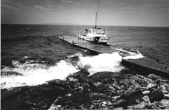 Photo memory 74 - Cost guard boat 30388 at the old dock